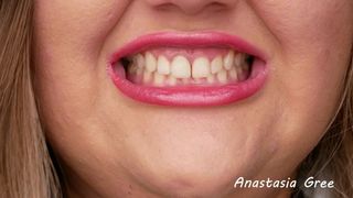 Sharp Teeth - FAT WOMAN Mouth