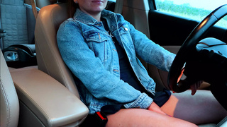 Charming Mommy hid in the Car to Masturbation.