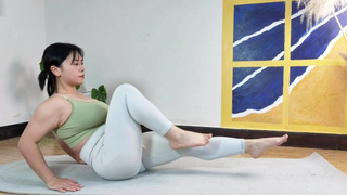 Yoga Whore: Pretty Bitch Showcasing her Flexibility