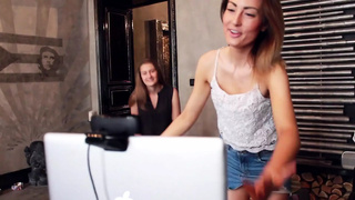 Home-made Amateurs Online camera Show with 3 Ladies