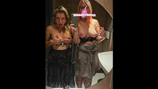 Exhib lesbien : deux lesbiennes amateurs alt s’exhibent aux toilettes du mac do x REAGANFRENCHOFF
