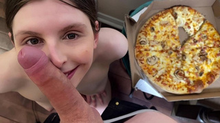 I hammered the pizza delivery dude with no condom! he gave me his sperm & my boy got two watch