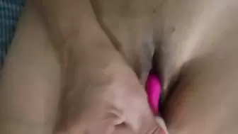 She Ejaculates Hard with her G-Spot Toy Vibrator / Creamy Pussy