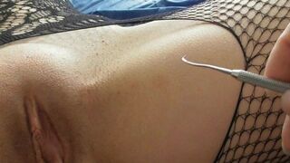 MISTRESS BUBBLE CUTS HER SLAVE WITH SCALPEL ANAL FISTING REAL PAIN REAL DOMINATION FEMDOM